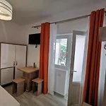 招待所 Zapp House 科斯蒂内什蒂