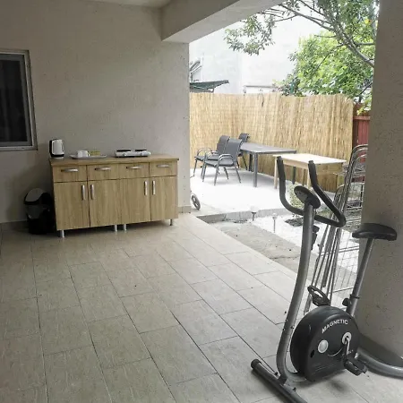 Zapp House Pensión 3*