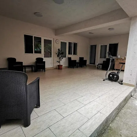 Zapp House Pensión Costinesti