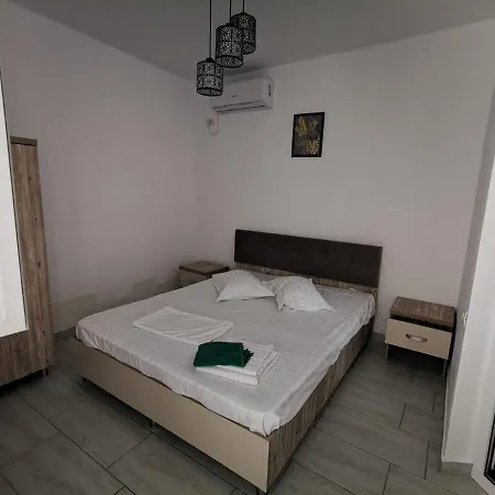 Zapp House Pensionat 3*