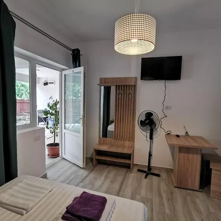 Pensión Zapp House 3*