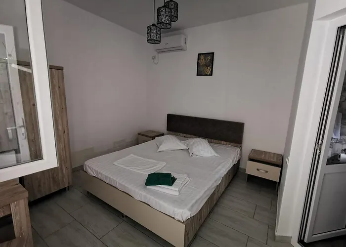 Zapp House Pensión 3*