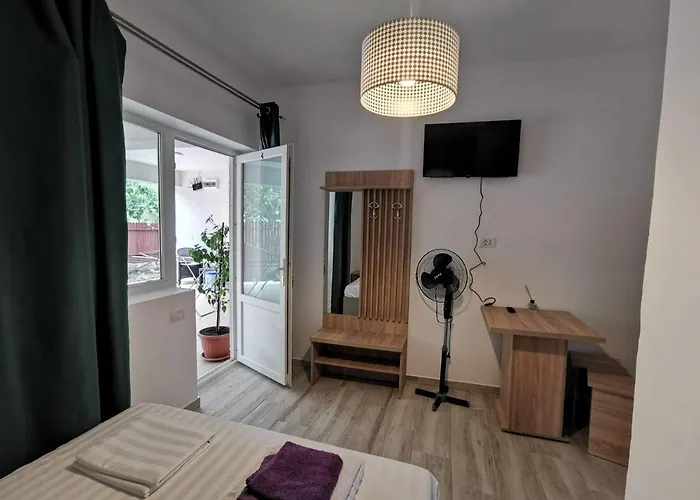 Pensión Zapp House 3*