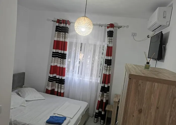 Pensión Zapp House 3*